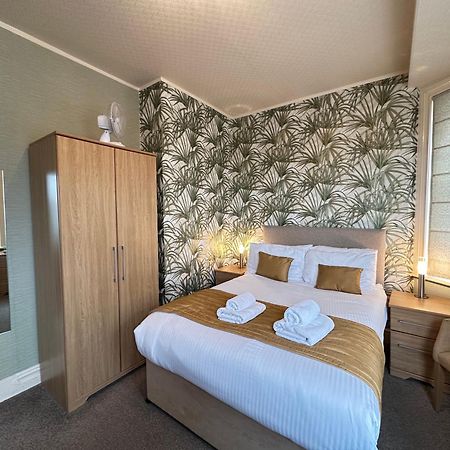 Devonia Express Hotel Истборн Екстериор снимка