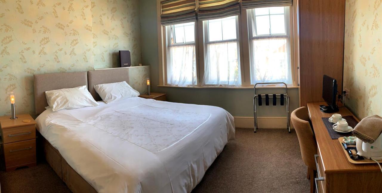 Devonia Express Hotel Истборн Екстериор снимка
