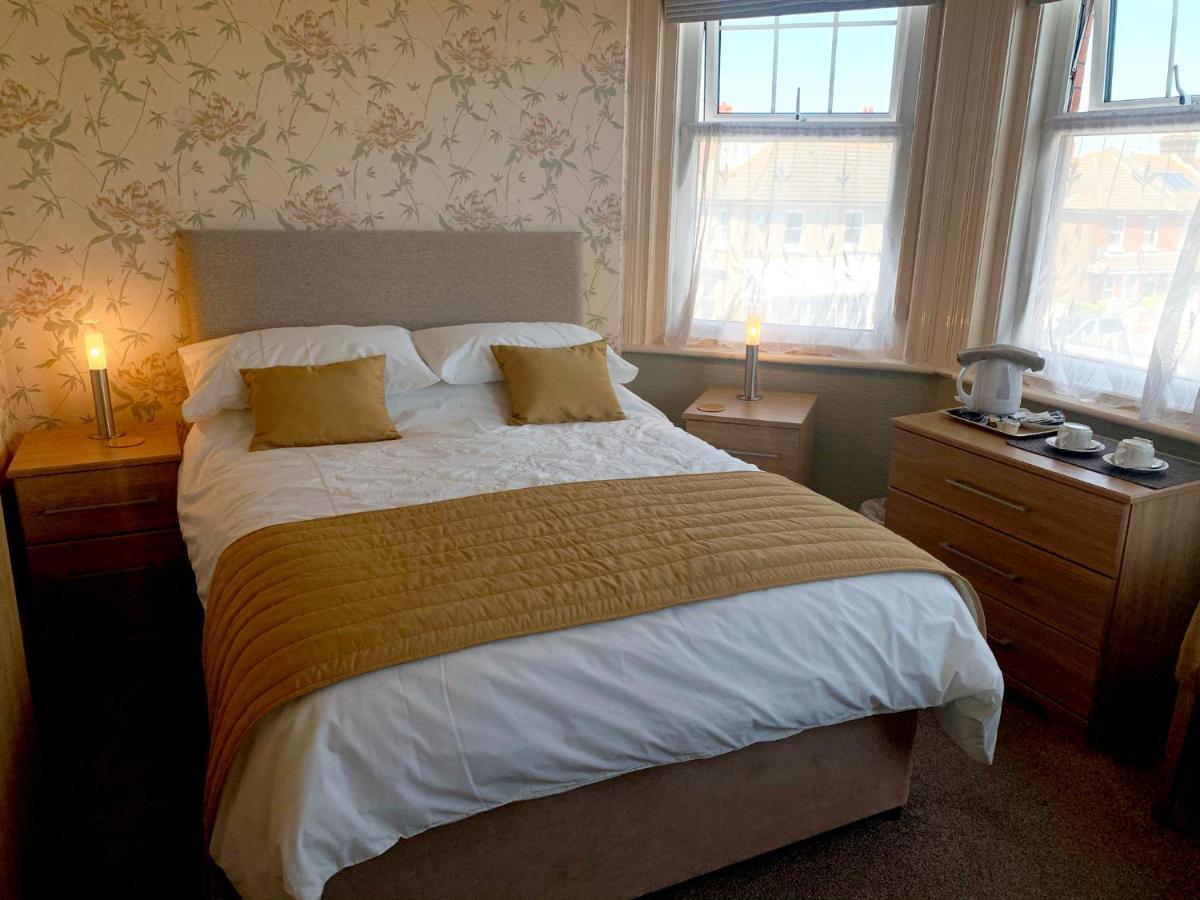 Devonia Express Hotel Истборн Екстериор снимка
