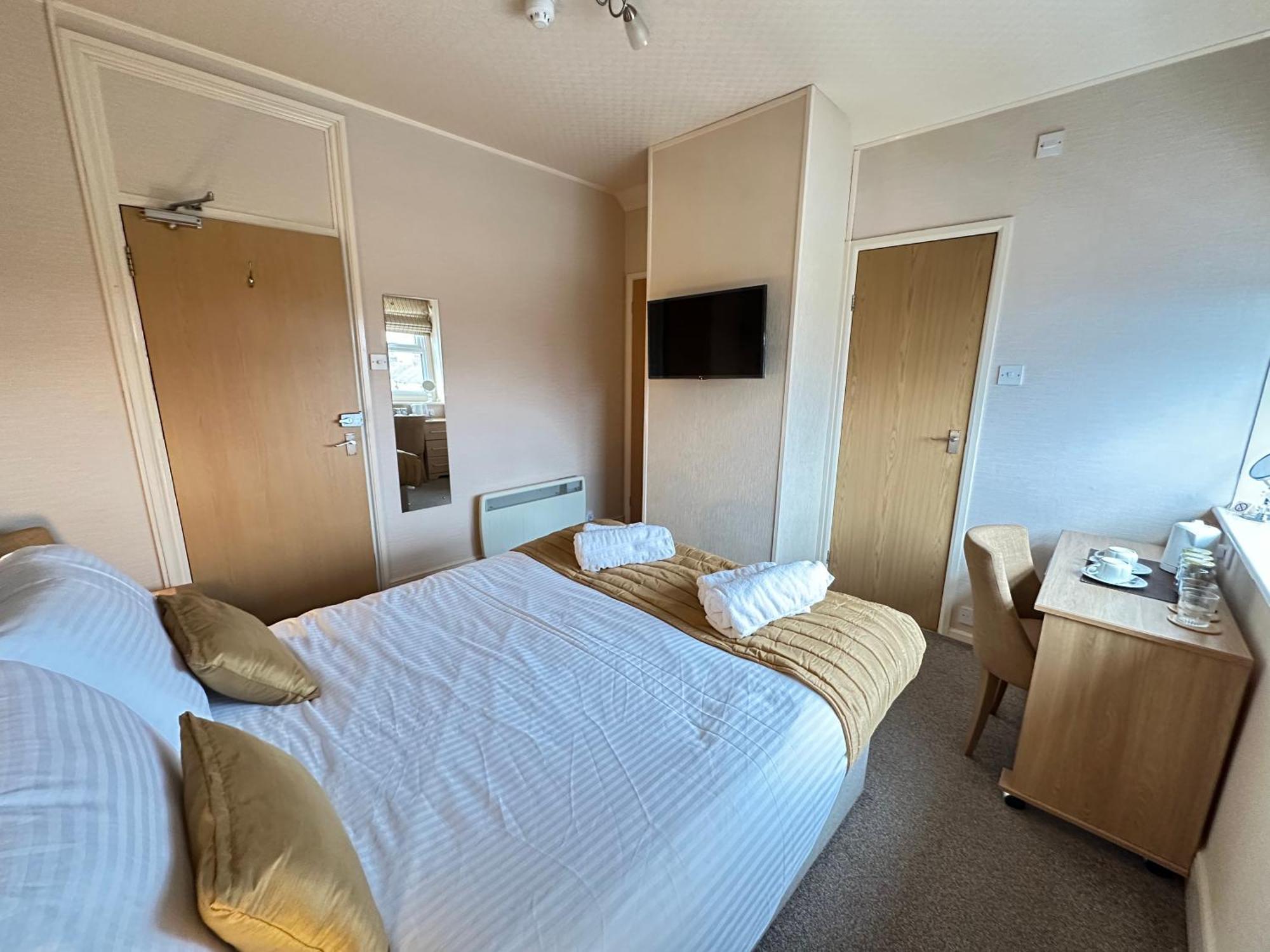 Devonia Express Hotel Истборн Стая снимка