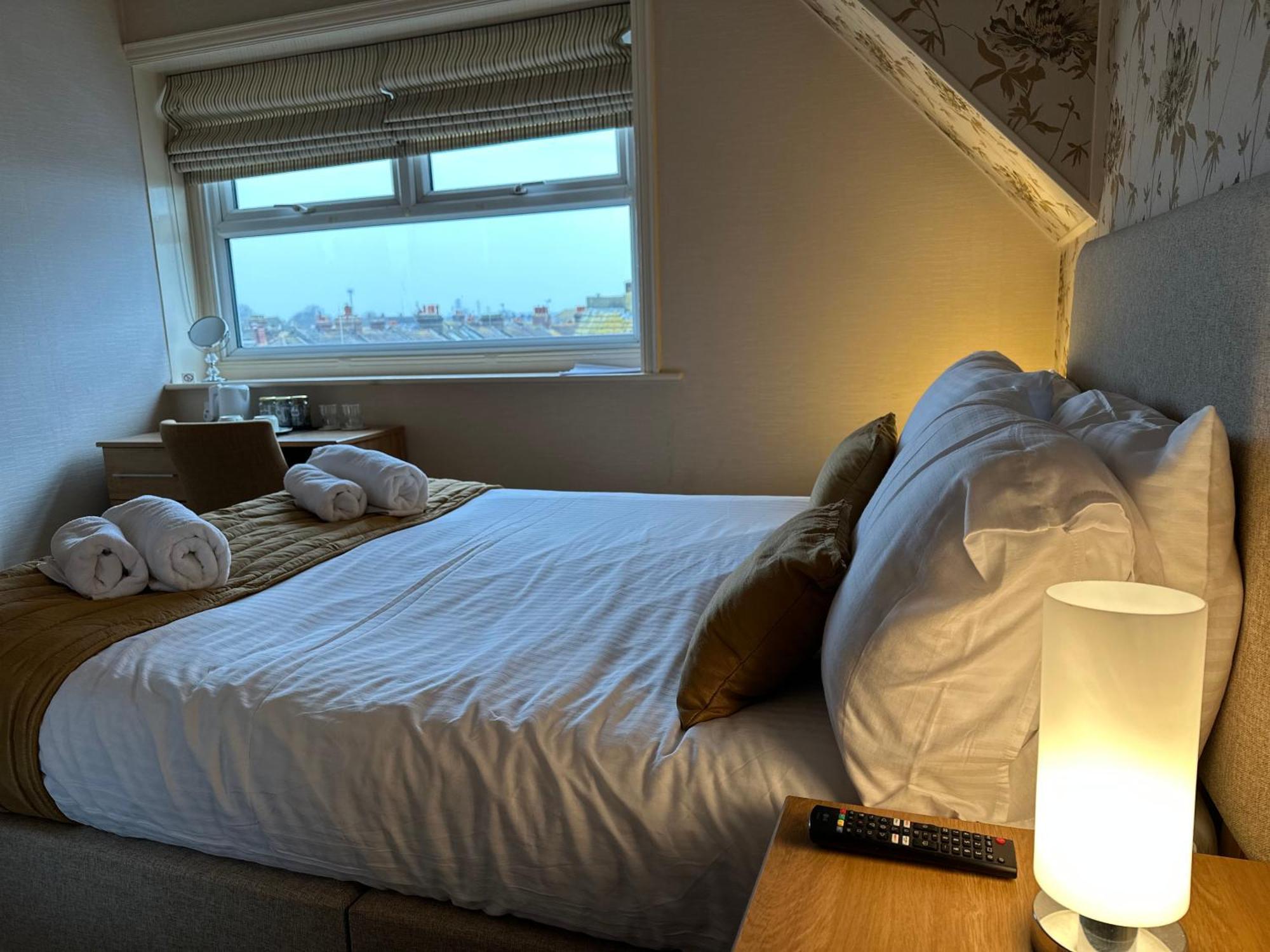 Devonia Express Hotel Истборн Стая снимка