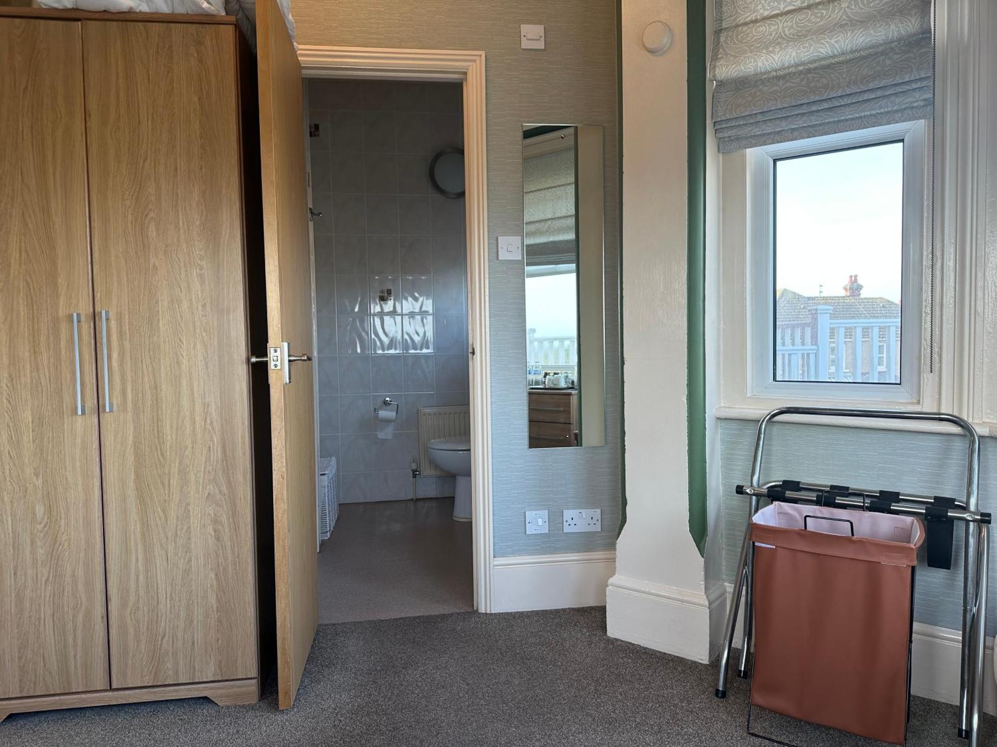 Devonia Express Hotel Истборн Стая снимка